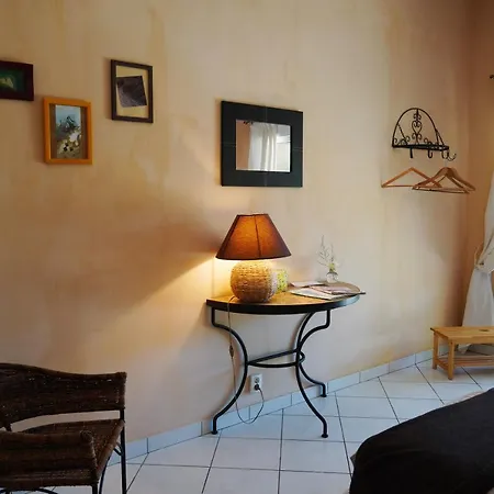 A L'oree Du Bois 3*