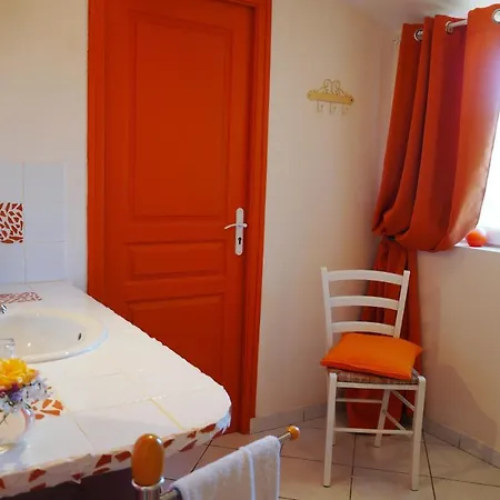 A L'oree Du Bois Nocleg ze śniadaniem 3*