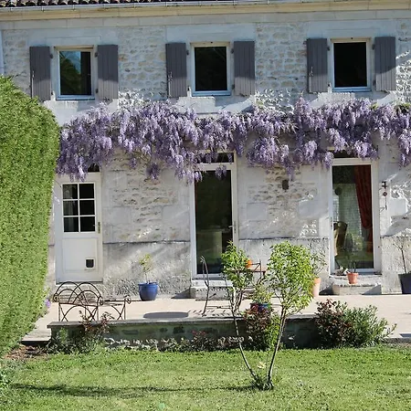 A L'oree Du Bois Bed & Breakfast *