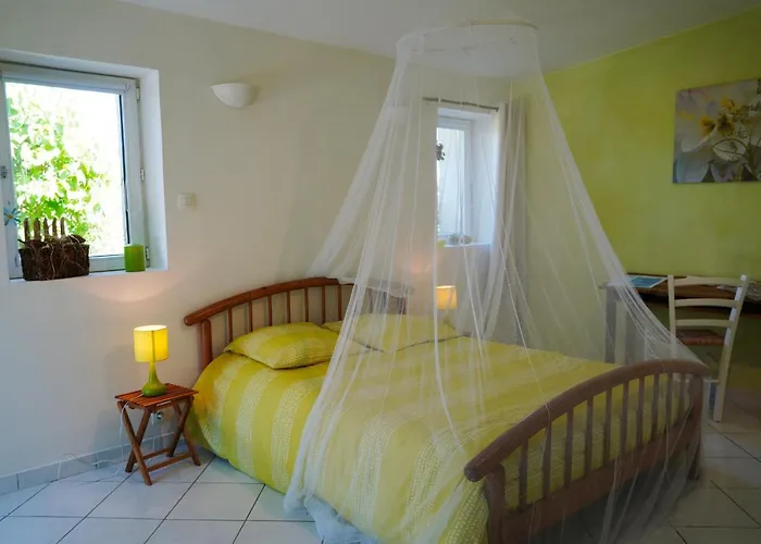 Bed & Breakfast A L'oree Du Bois 3*